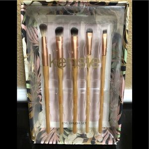 Kenzie eye brush set